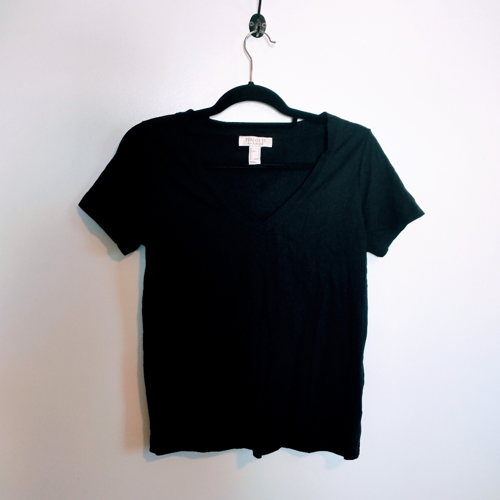 Black basic v neck tee forever 21 size small